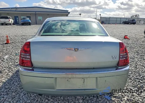 2006 Chrysler 300C z USA, uszkodzony, nr VIN 2C3KA63H06H107620